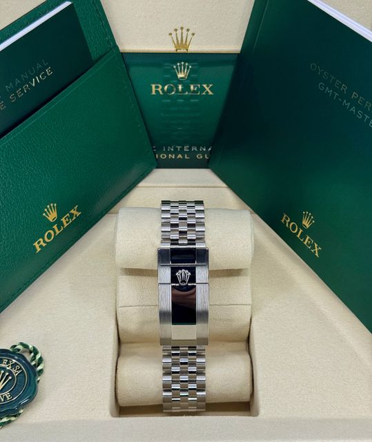 Rolex GMT Master II 126710 BLRO Image 3